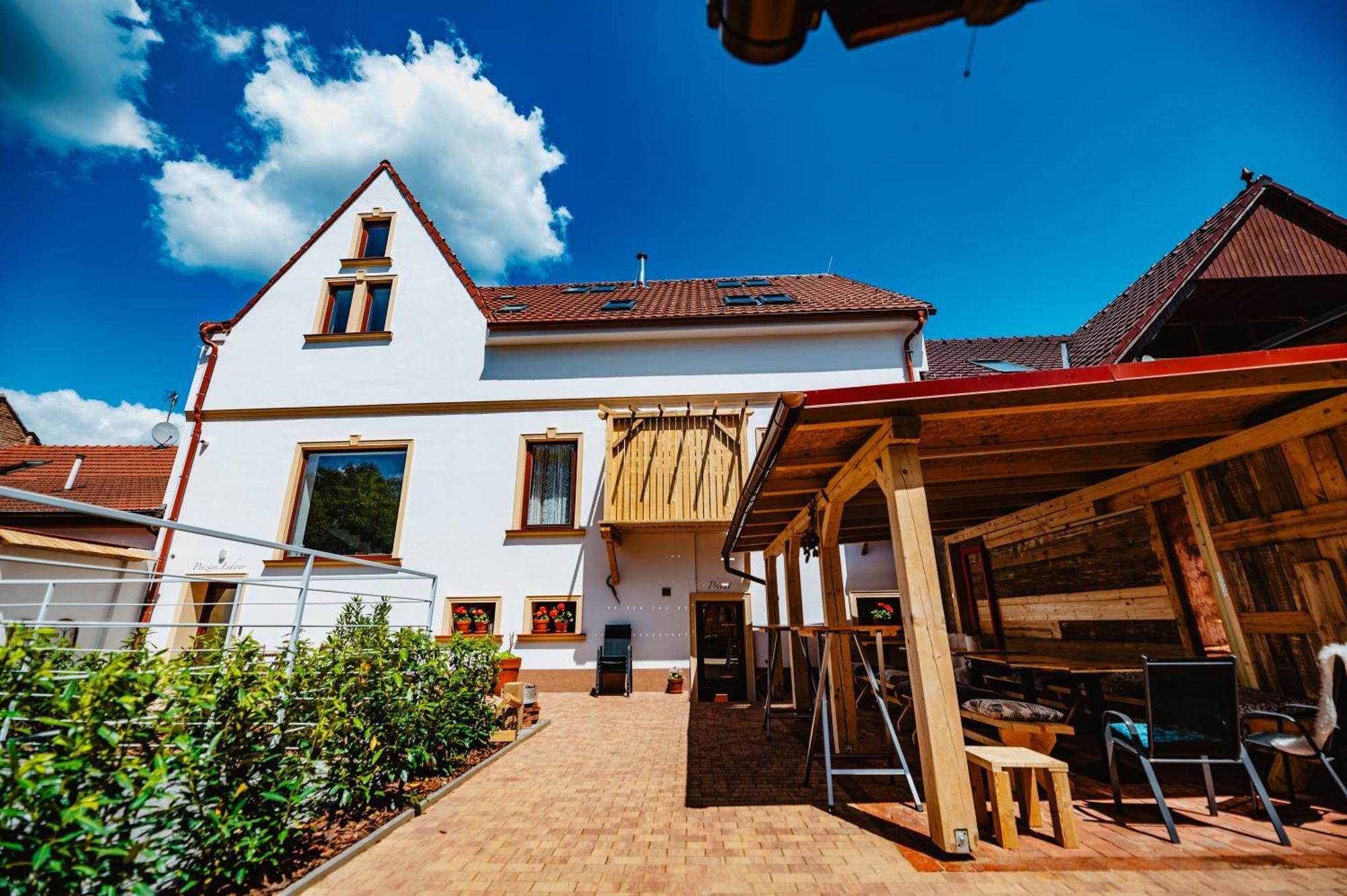 Penzion Lederer Dolni Dunajovice Exterior photo